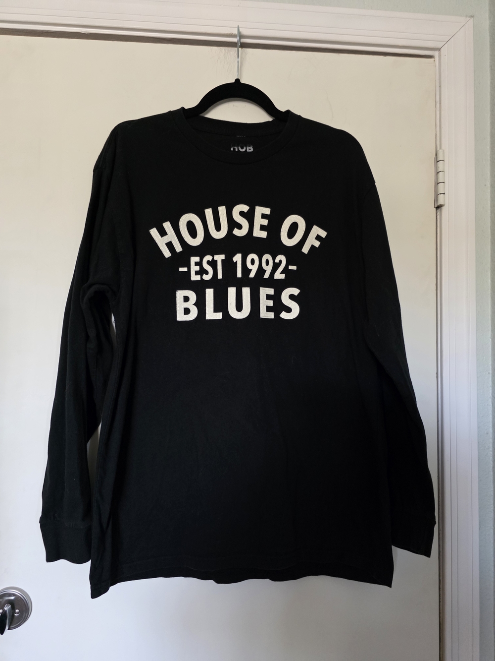 House of Blues Women's Black Long Sleeve Tee
